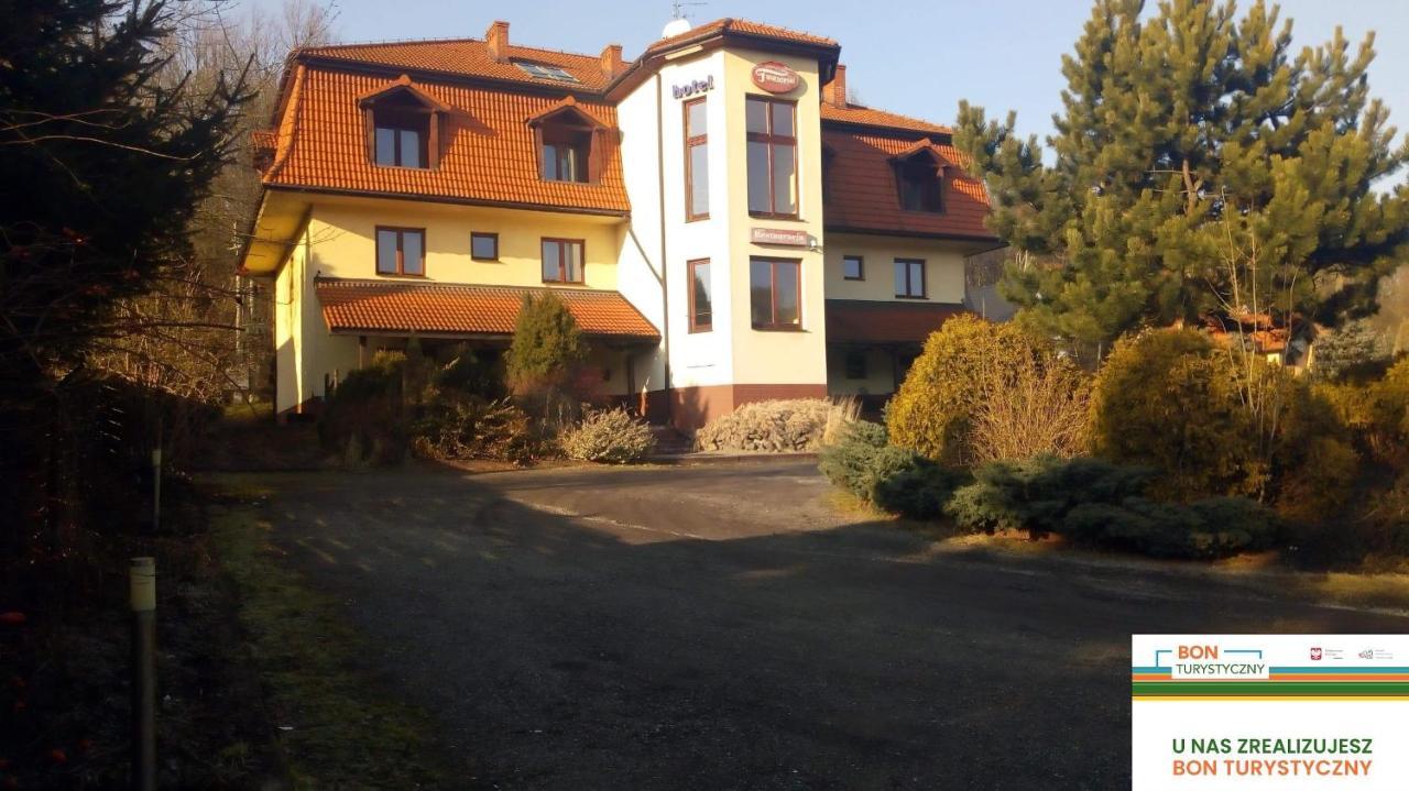 Hotel Twardowski Глогочов Екстер'єр фото