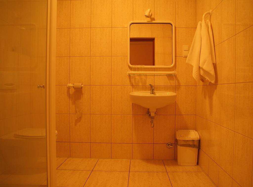 Hotel Twardowski Глогочов Екстер'єр фото